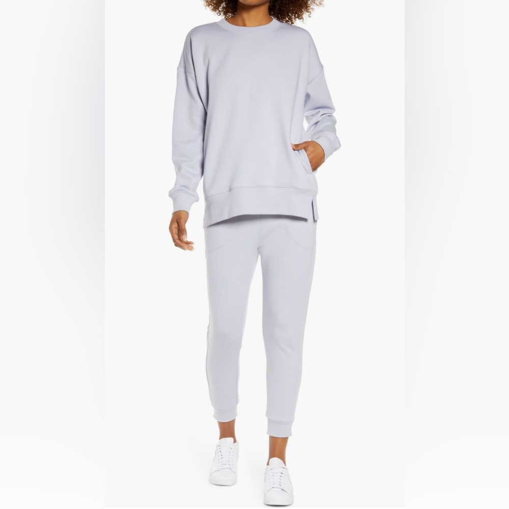 SET: Amazing Fleece Crewneck & Jogger in Blue Icelandic • LIKE NEW
